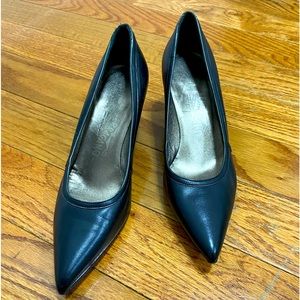 Women’s Ferragamo Kitten Heel Shoe